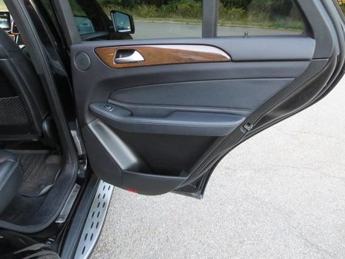 Used 2016 Mercedes-Benz GLE 350 GLE 350 4MATIC AWD 4dr SUV w/ Premium Package image 21