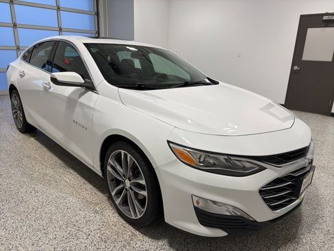 Used 2019 Chevrolet Malibu Premier image 3