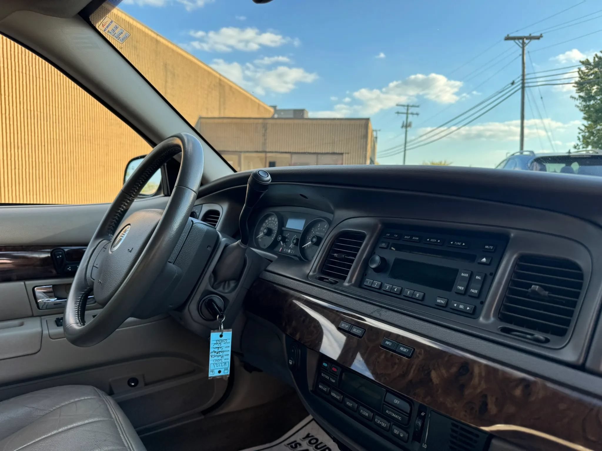 Used 2010 Mercury Grand Marquis LS RWD image 24