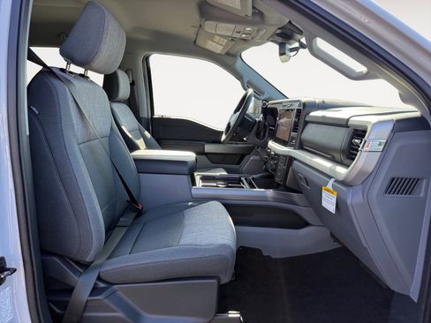 New 2026 Ford F250 XLT w/ XLT Premium Package image 19