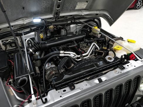 Used 2004 Jeep Wrangler Rubicon w/ Dual Top Group image 41