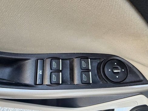 Used 2012 Ford Focus SEL FWD image 17