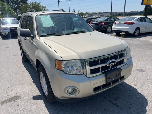 Used 2012 Ford Escape XLT FWD image 3