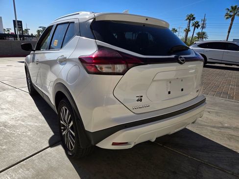 Used 2024 Nissan Kicks SV image 3