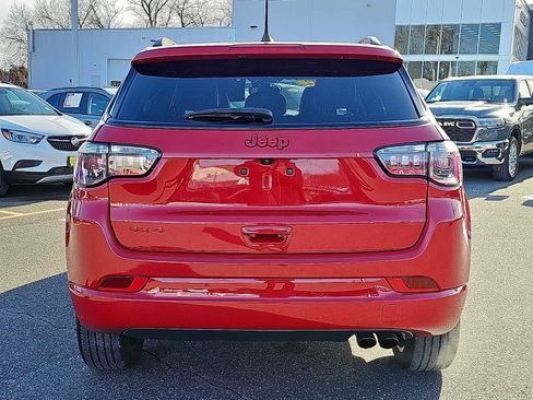 Used 2022 Jeep Compass Limited image 5