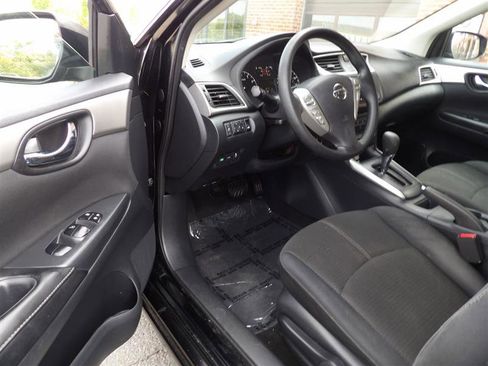 Used 2016 Nissan Sentra S image 10