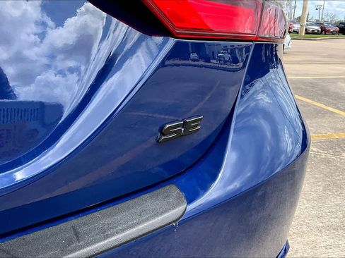 Used 2024 Toyota Camry SE image 10