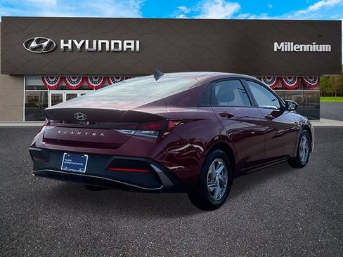 Certified 2026 Hyundai Elantra SE FWD image 5