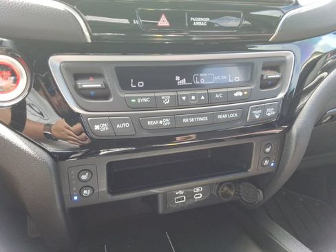 Used 2026 Honda Ridgeline Black Edition image 32