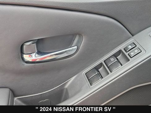 Used 2024 Nissan Frontier SV w/ SV Convenience Package image 15