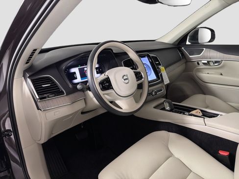 Certified 2024 Volvo XC90 B5 Plus w/ Protection Package AWD/4WD image 10