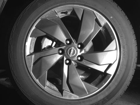 Used 2025 Nissan Rogue SV image 12