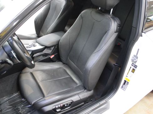 Used 2015 BMW M235i Coupe image 10