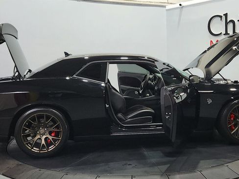 Used 2016 Dodge Challenger SRT Hellcat RWD image 22