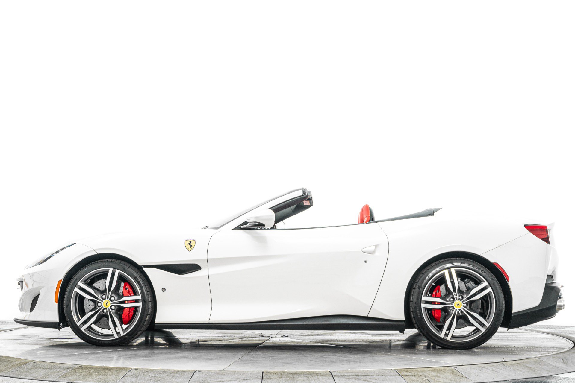 Used 2019 Ferrari Portofino RWD image 6