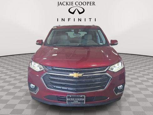 Used 2020 Chevrolet Traverse Premier FWD image 2