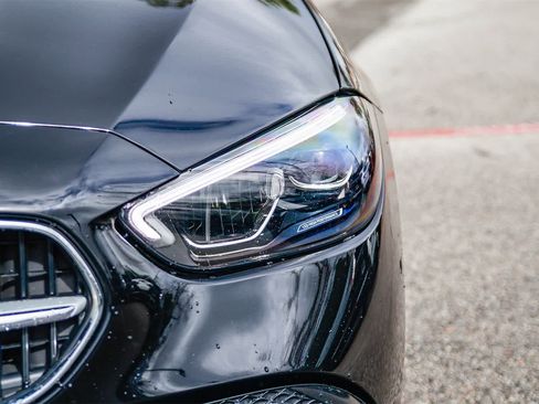 Used 2025 Mercedes-Benz C 300 4MATIC Sedan image 10