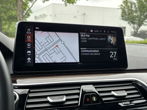 Certified 2023 BMW 530i xDrive w/ M Sport Package AWD/4WD image 24