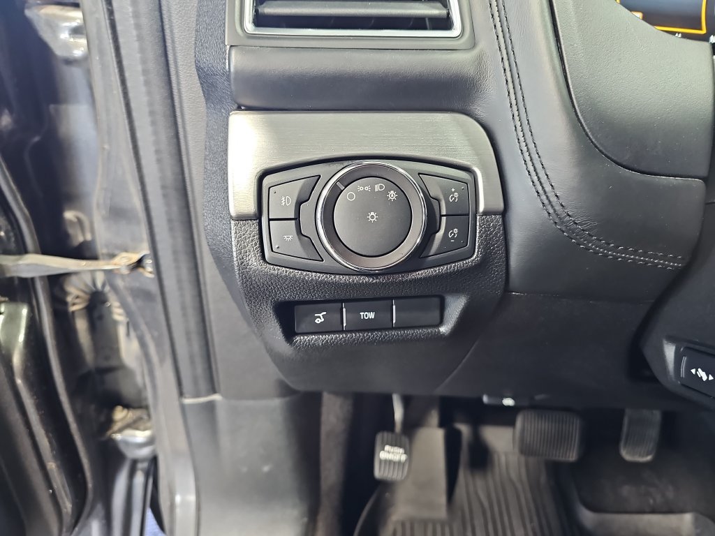 Used 2018 Ford Explorer Platinum AWD/4WD image 53