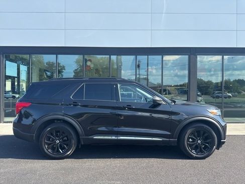 Used 2023 Ford Explorer XLT w/ Equipment Group 202A image 2
