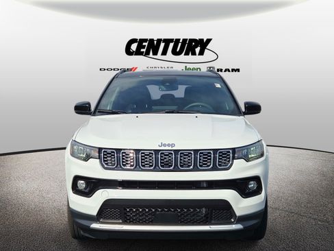 Used 2025 Jeep Compass Limited AWD/4WD image 9