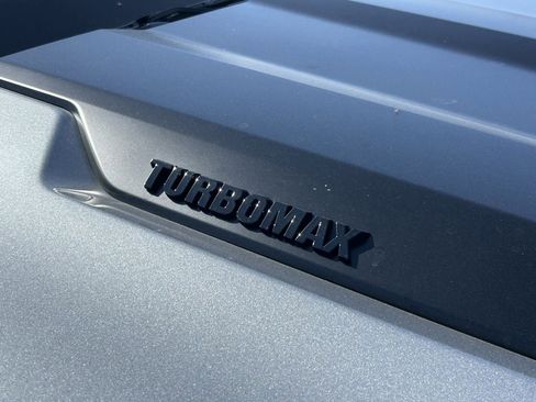 Used 2026 Chevrolet Colorado ZR2 w/ Technology Package AWD/4WD image 9