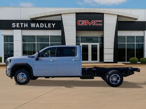New 2026 GMC Sierra 3500 SLE w/ SLE Convenience Package AWD/4WD image 4