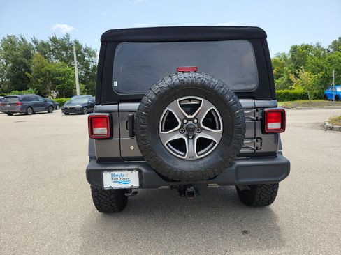 Used 2019 Jeep Wrangler Unlimited Sport S AWD/4WD image 5