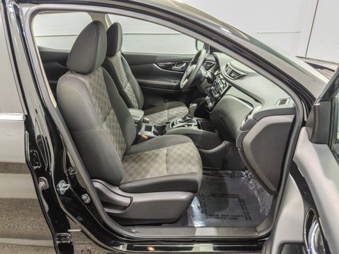 Used 2017 Nissan Rogue Sport SV AWD/4WD image 19
