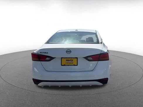 Used 2025 Nissan Altima 2.5 SV FWD image 12