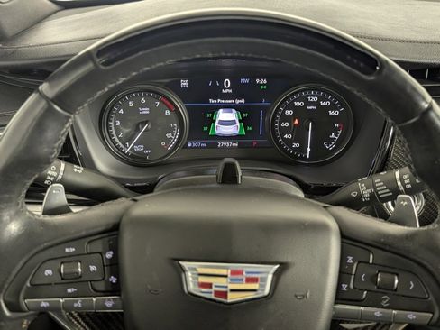 Certified 2022 Cadillac XT6 Sport w/ Technology Package image 9
