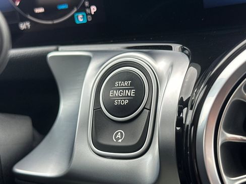 Certified 2025 Mercedes-Benz GLB 250 image 22