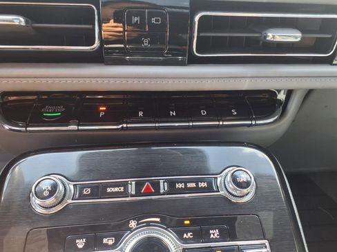 Used 2022 Lincoln Nautilus Reserve image 21