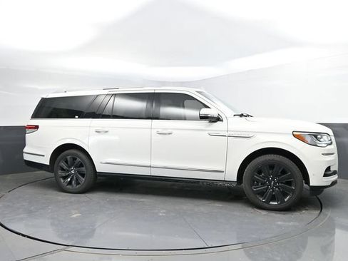 Used 2024 Lincoln Navigator L Reserve w/ Equipment Group 201A AWD/4WD image 4