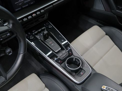 Used 2022 Porsche 911 Turbo image 22