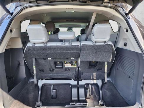 Certified 2024 Toyota Sienna XLE w/ XLE Plus Package FWD image 6