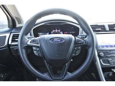 Used 2020 Ford Fusion SE image 14