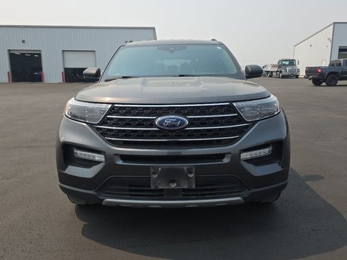Used 2020 Ford Explorer XLT w/ Equipment Group 202A AWD/4WD image 2
