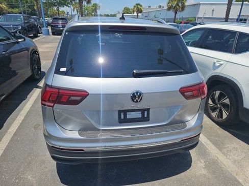 Used 2023 Volkswagen Tiguan SE FWD image 5
