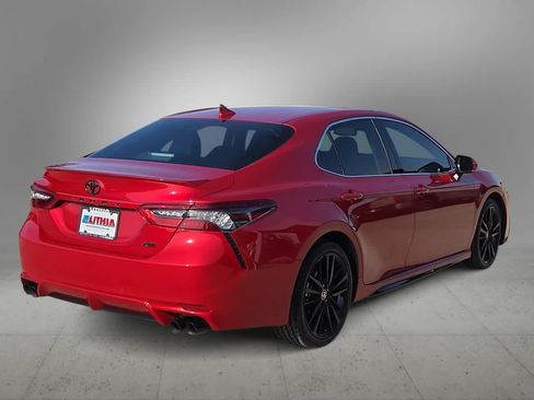 Used 2021 Toyota Camry XSE FWD image 8