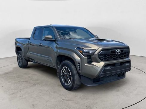 Used 2024 Toyota Tacoma TRD Sport w/ TRD Sport Premium Package AWD/4WD image 3