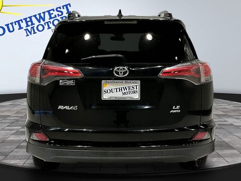 Used 2017 Toyota RAV4 LE AWD/4WD image 6