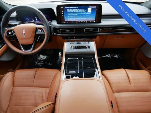 Used 2025 Lincoln Aviator Black Label AWD/4WD image 13