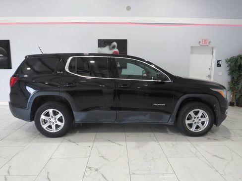 Used 2017 GMC Acadia SLE AWD/4WD image 2