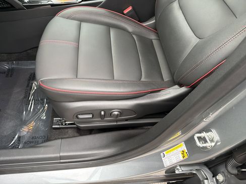 Used 2024 Chevrolet TrailBlazer RS w/ Driver Confidence Package image 21