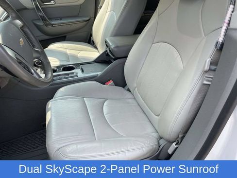 Used 2017 Chevrolet Traverse Premier AWD/4WD image 14