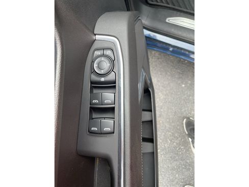 Used 2023 Chevrolet Silverado 1500 LT AWD/4WD image 12