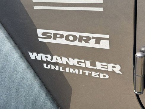 Used 2017 Jeep Wrangler Unlimited Sport w/ Quick Order Package 24S AWD/4WD image 31
