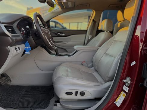 Used 2018 GMC Acadia SLT image 3