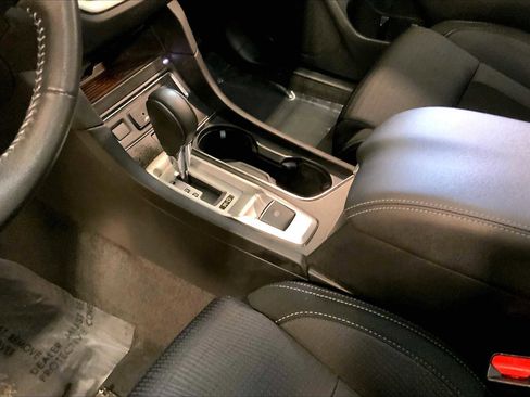 Used 2023 Subaru Ascent Premium w/ Convenience Package image 16